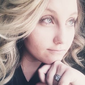 Meet your Posher, Maddie